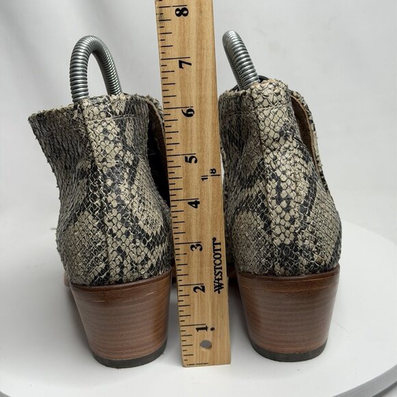 Ariat Women's Ankle Boots Size 6B Dixon Snip Toe Snake Print Western Booties - Picture 4 of 8